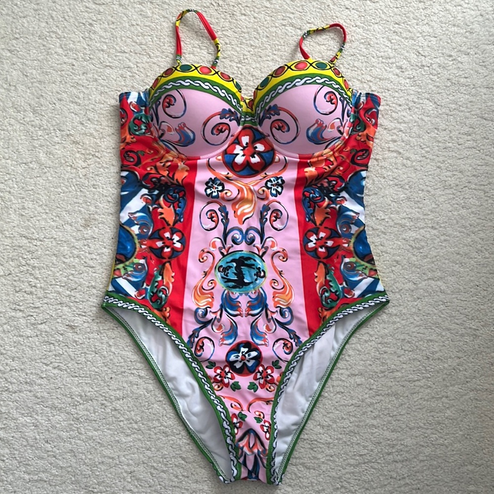 SHEIN pattern bathing suit. - Picture 2 of 4